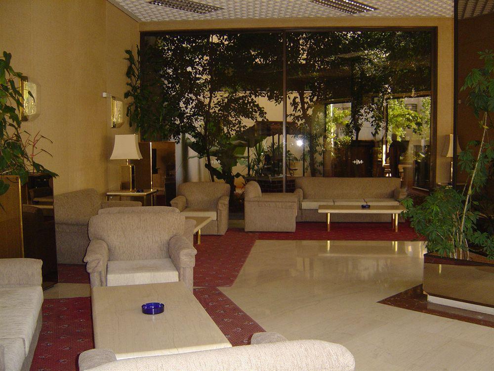 Hotel Mistral Pireus Wnętrze zdjęcie